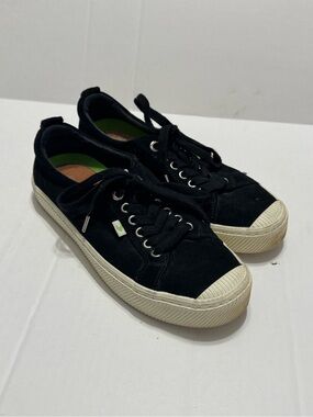 Cariuma OCA Low Black Suede Sneakers Mens 9 Womens 10.5